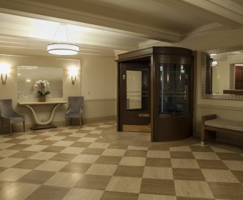 993-Lobby (12).jpg